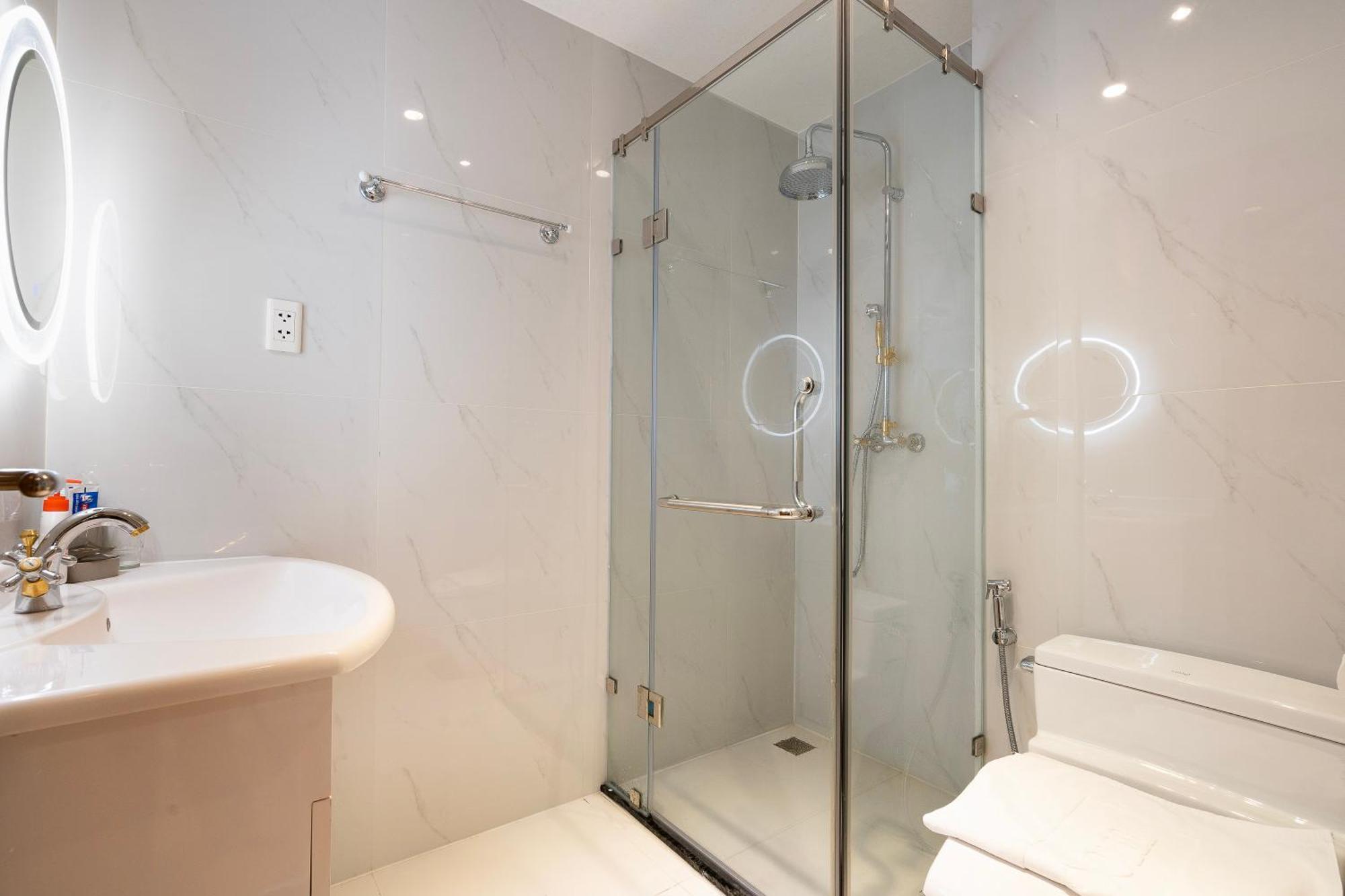 Căn hộ 2br 3br Luxury Sky Pool *